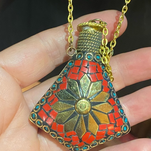 Vintage perfume bottle necklace Bronze inlay stone - Picture 3 of 6